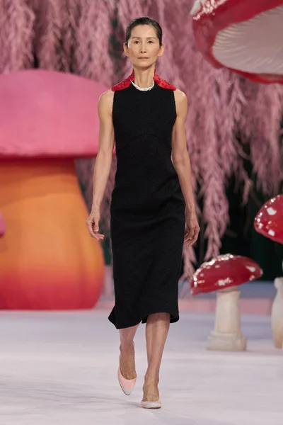 Look 32
